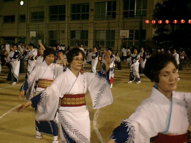 Obon Tänzerinnen